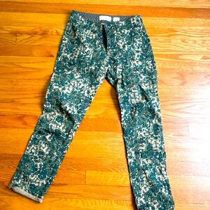 Hei pants in green floral pattern from Anthropologie. Size 25